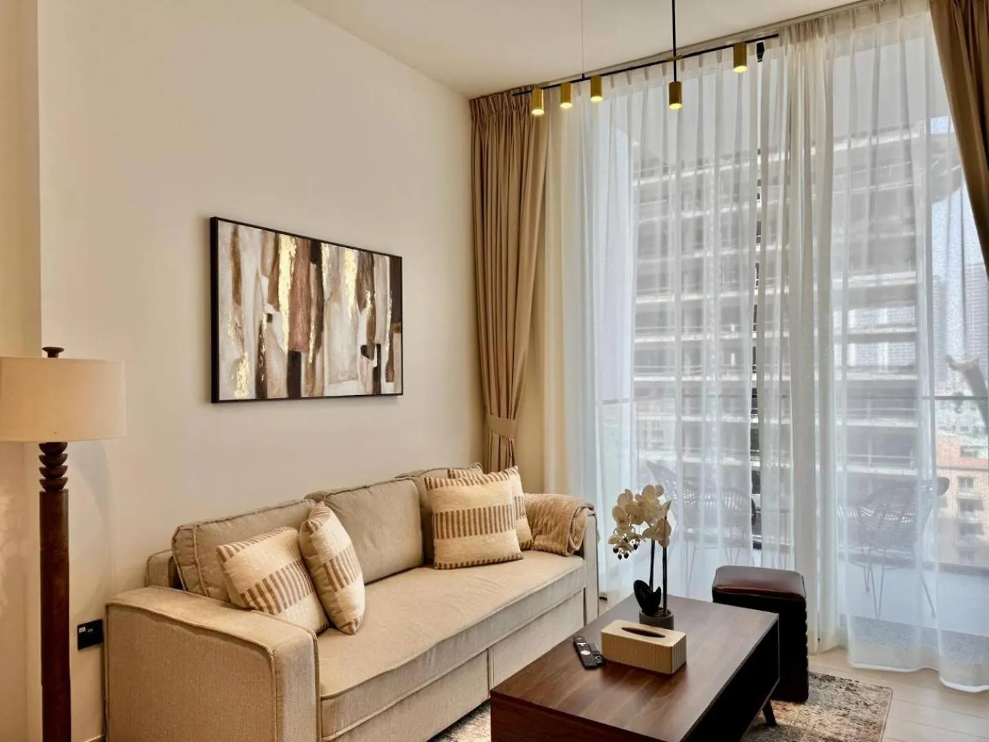 Cozy 1Br Wood & Beige Retreat In Jvc Apartment Dubai