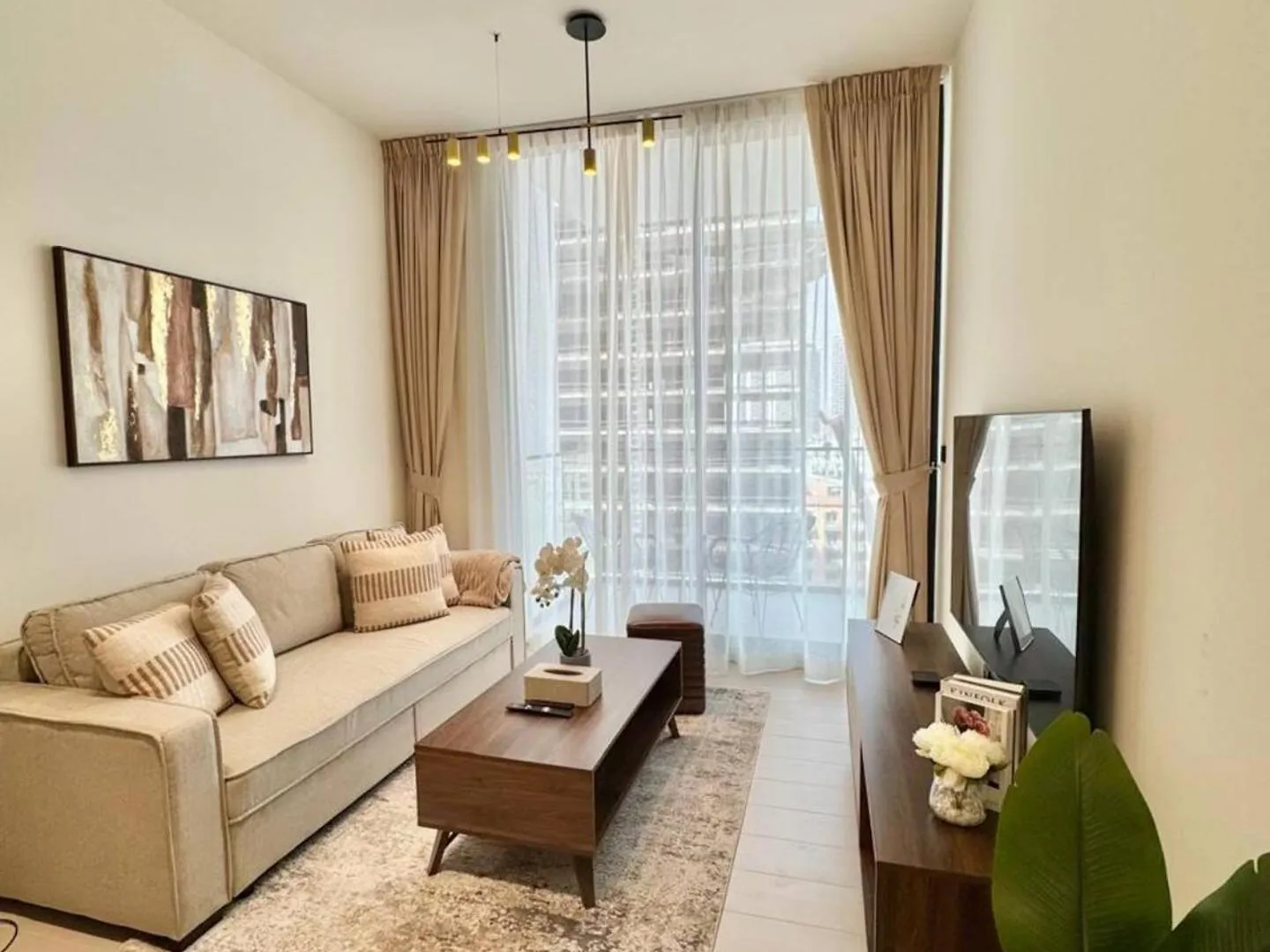 Cozy 1Br Wood & Beige Retreat In Jvc Apartment Dubai