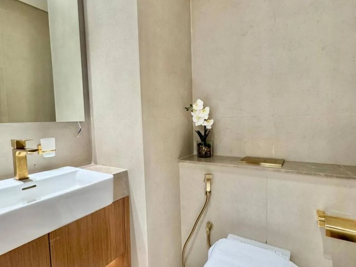 Cozy 1Br Wood & Beige Retreat In Jvc Apartment Dubai