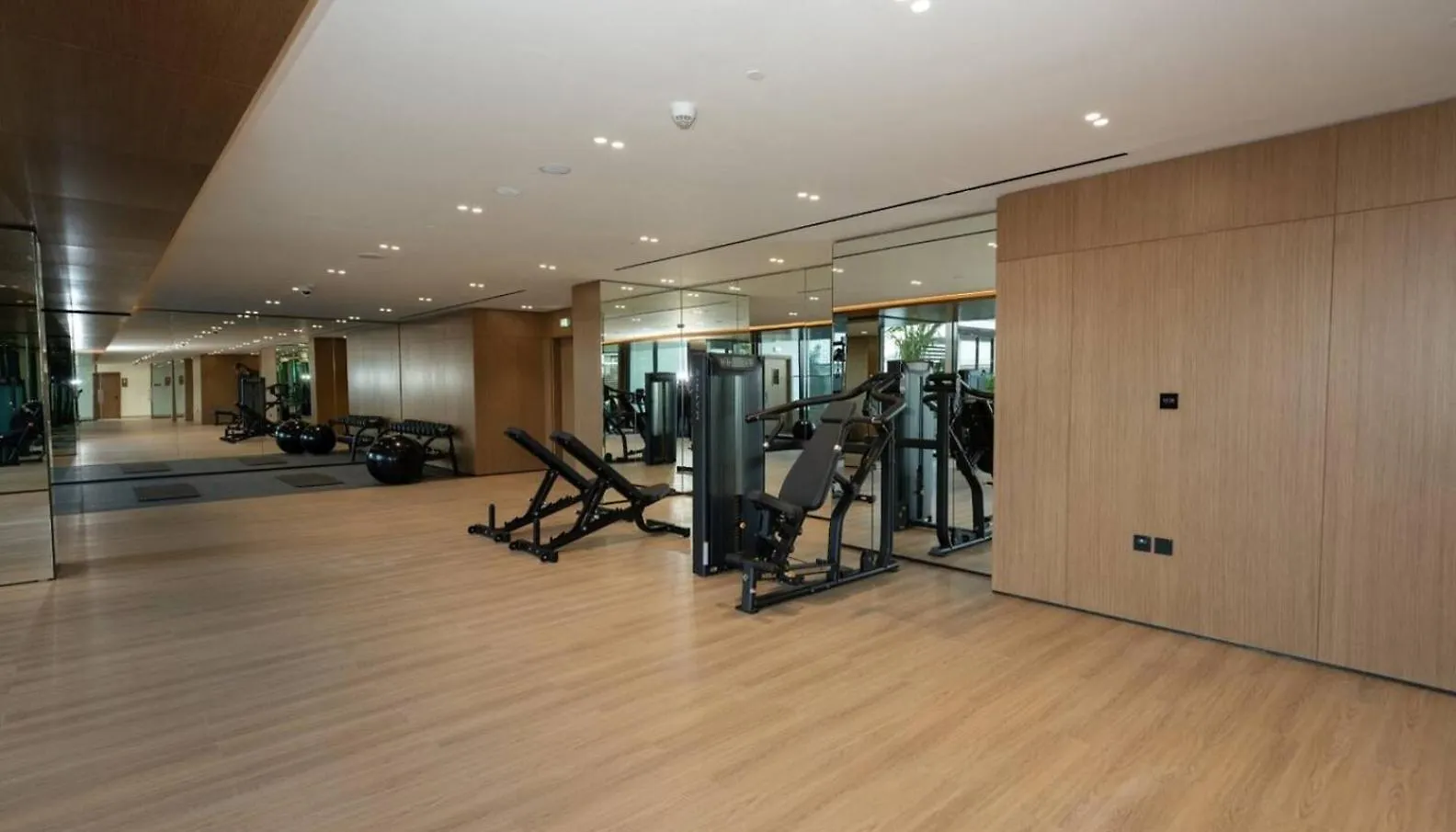 Cozy 1Br Wood & Beige Retreat In Jvc Apartment Dubai