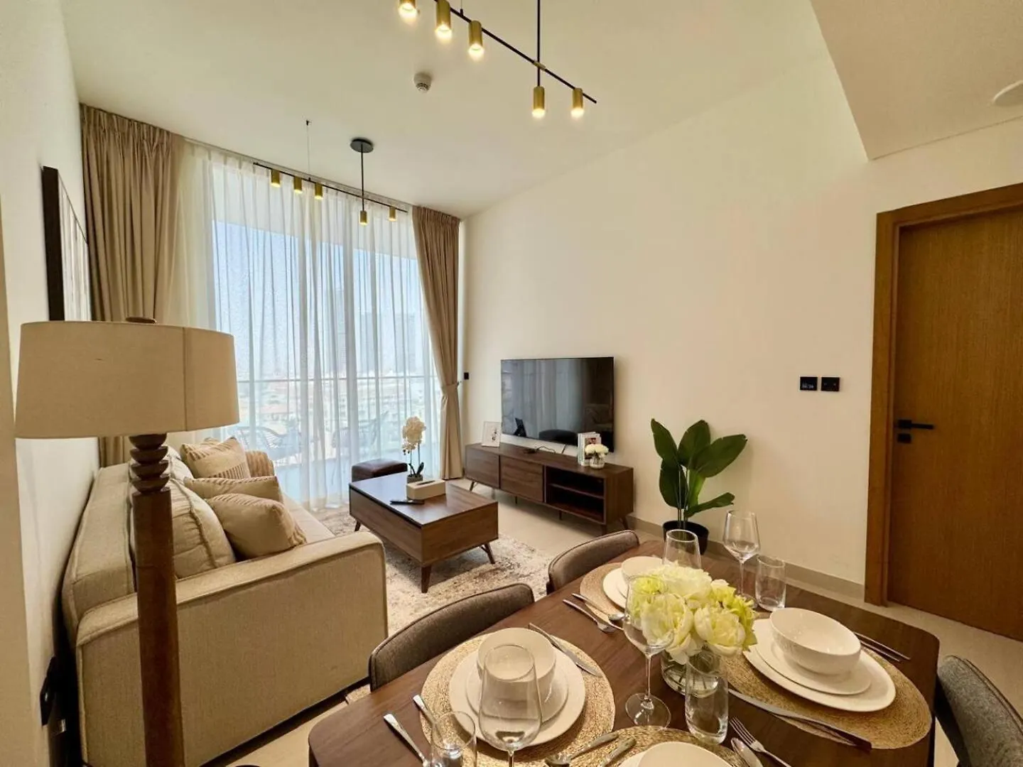 Cozy 1Br Wood & Beige Retreat In Jvc Apartment Dubai 0*,