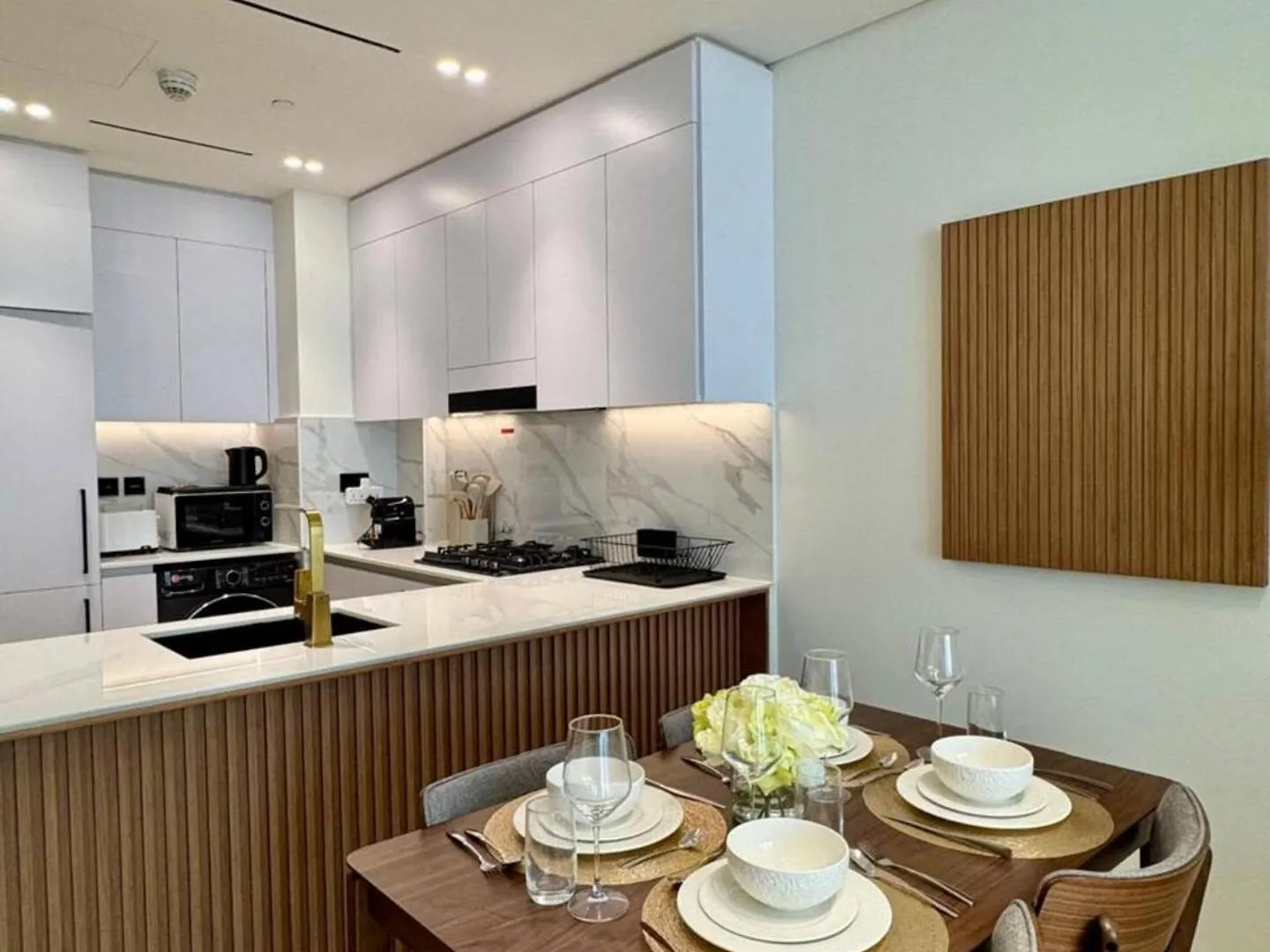 Cozy 1Br Wood & Beige Retreat In Jvc Apartment Dubai