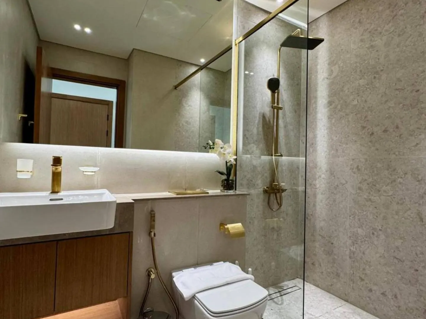 Cozy 1Br Wood & Beige Retreat In Jvc Apartment Dubai